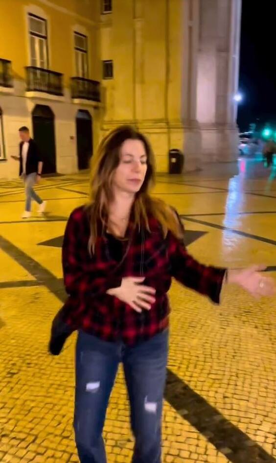 Δήμητρα Παπαδοπούλου : Το τσιφτετέλι σε πλατεία της Πορτογαλίας