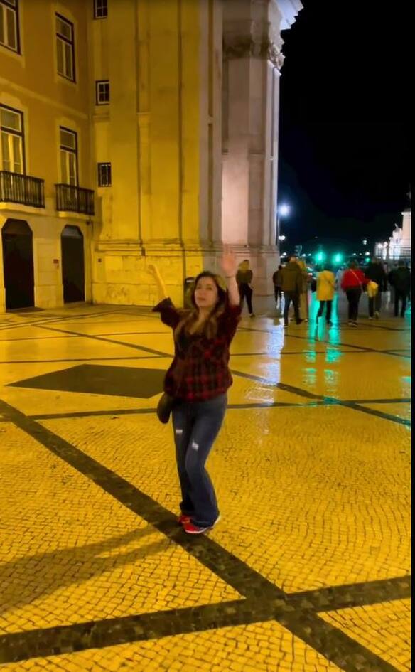 Δήμητρα Παπαδοπούλου : Το τσιφτετέλι σε πλατεία της Πορτογαλίας