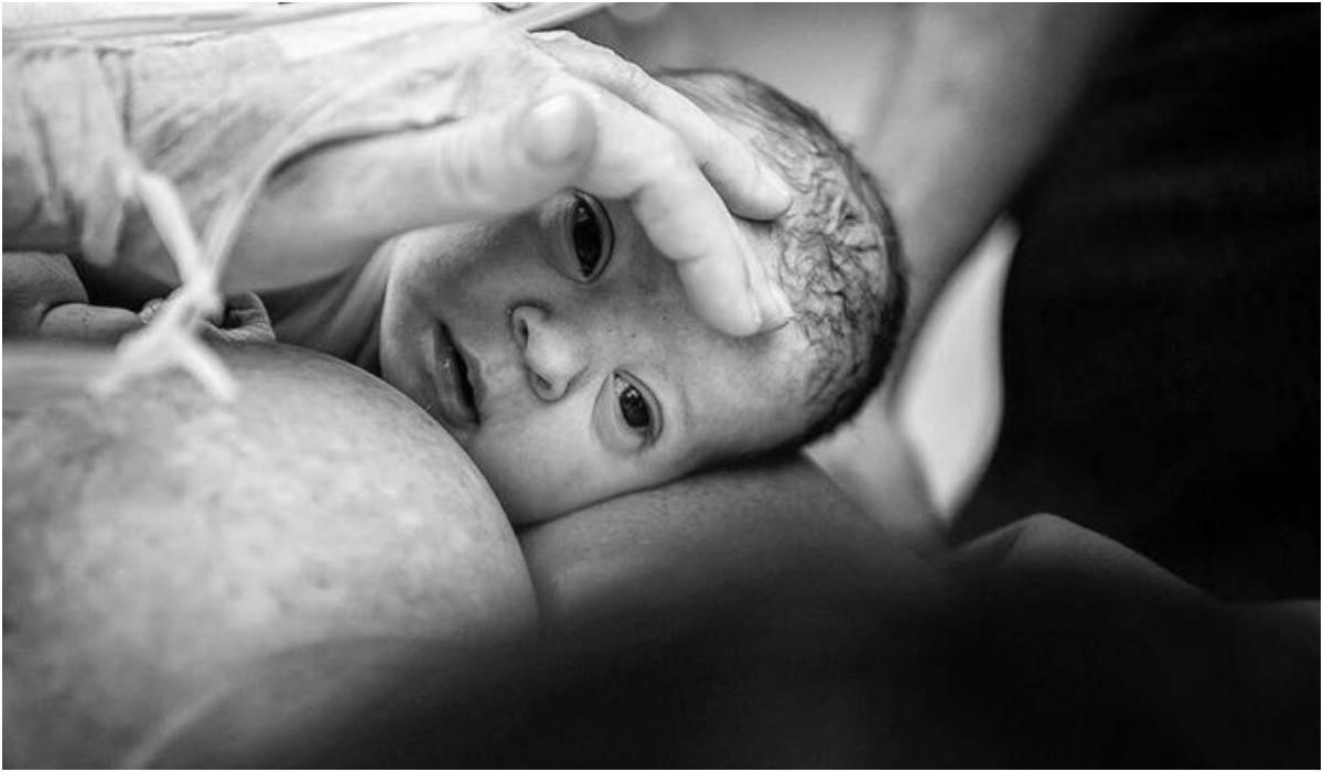 Η χρυσή ώρα: Γιατί τα μωρά πρέπει να αγκαλιαστούν αμέσως μόλις γεννηθούν