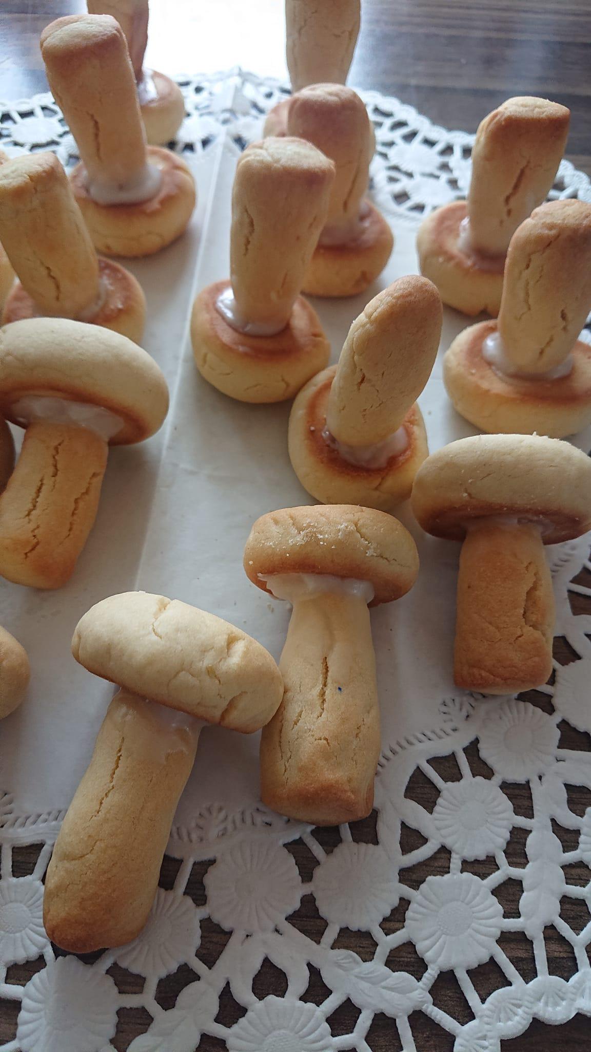 Χριστουγεννιάτικα μπισκότα-μανιτάρι-συνταγή-