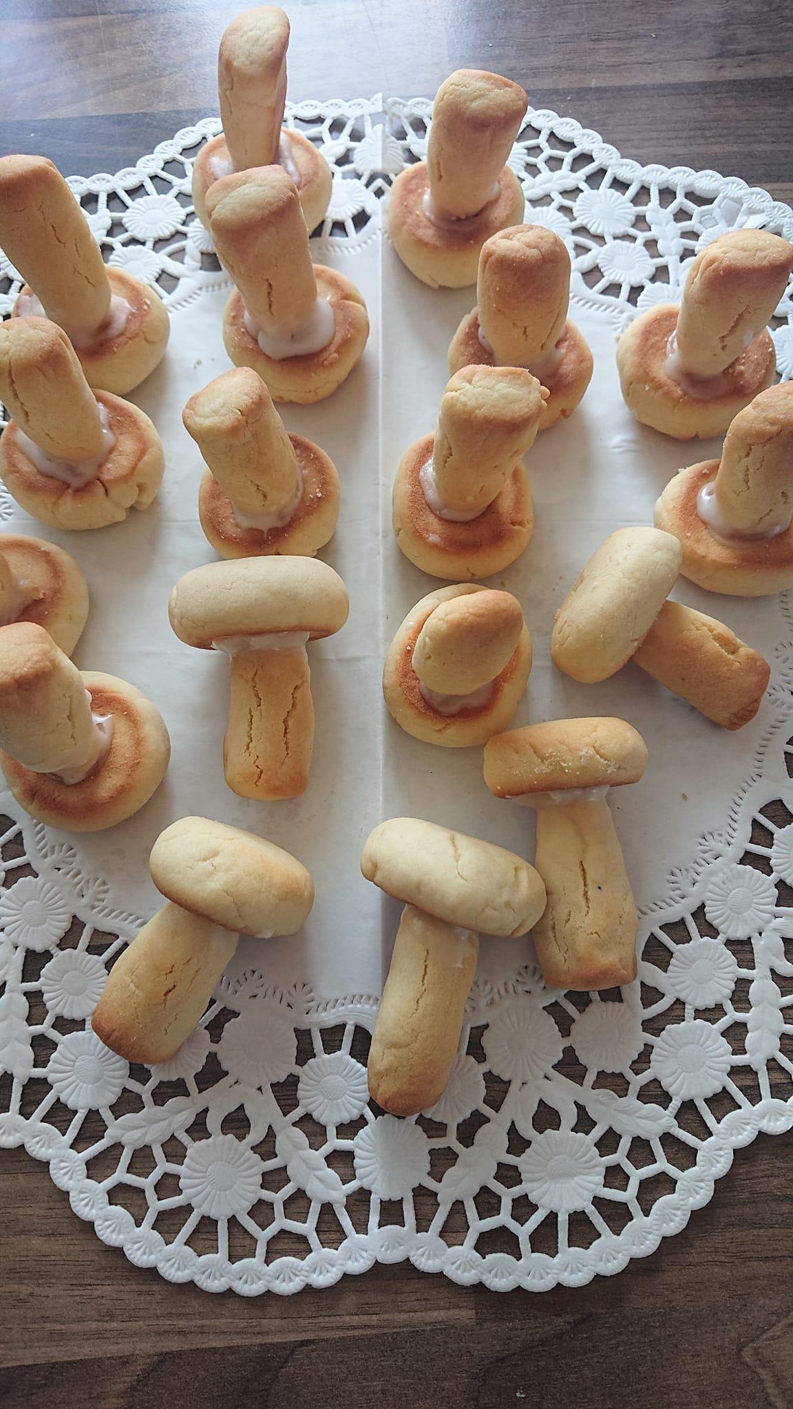 Χριστουγεννιάτικα μπισκότα-μανιτάρι-συνταγή-