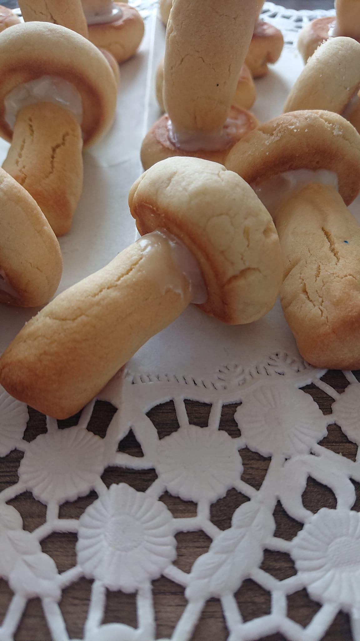 Χριστουγεννιάτικα μπισκότα-μανιτάρι-συνταγή-