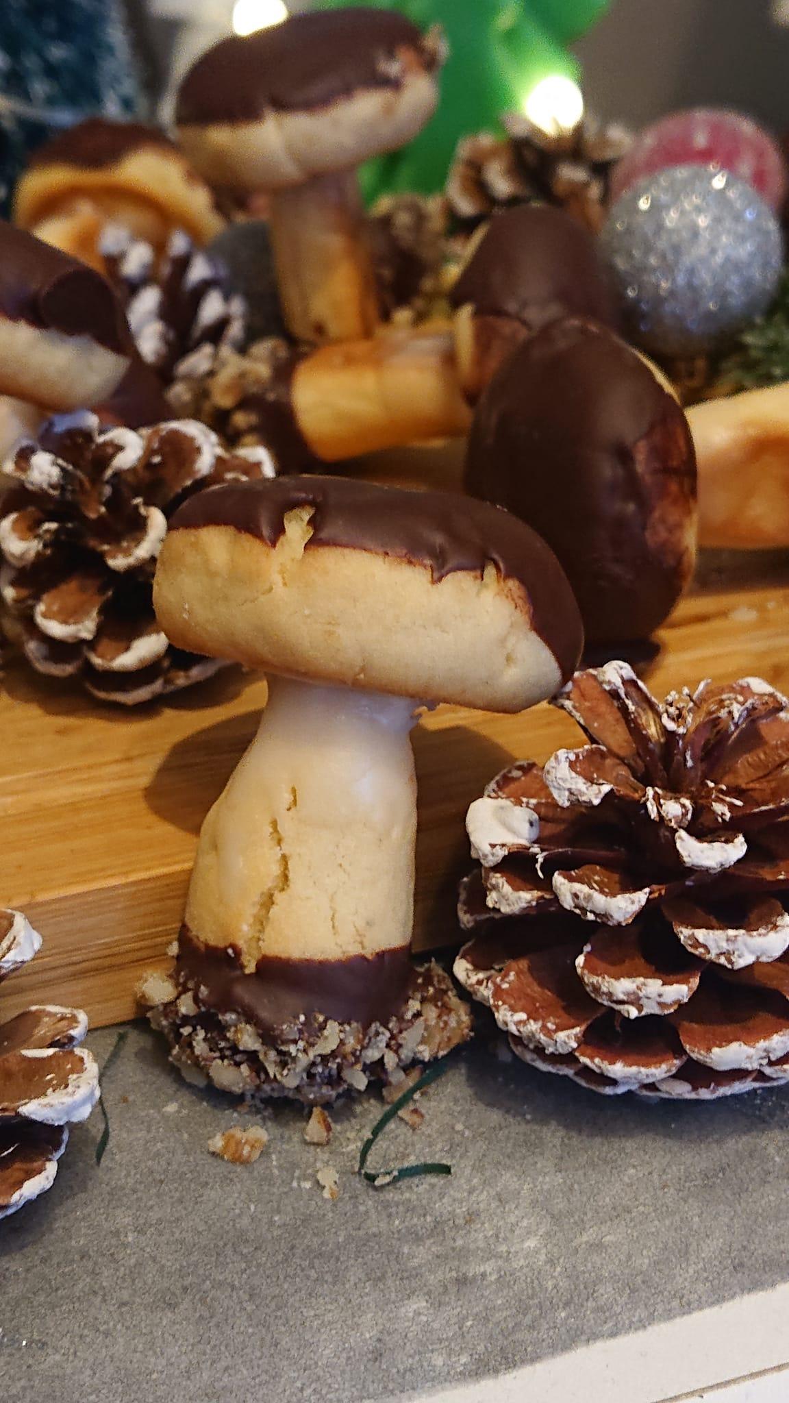 Χριστουγεννιάτικα μπισκότα-μανιτάρι-συνταγή-