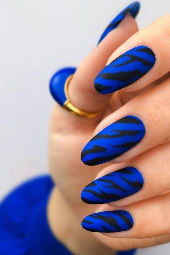 μπλε νύχια-με-animal print-ιδέες- μπλε νύχια-με-animal print-ιδέες-
