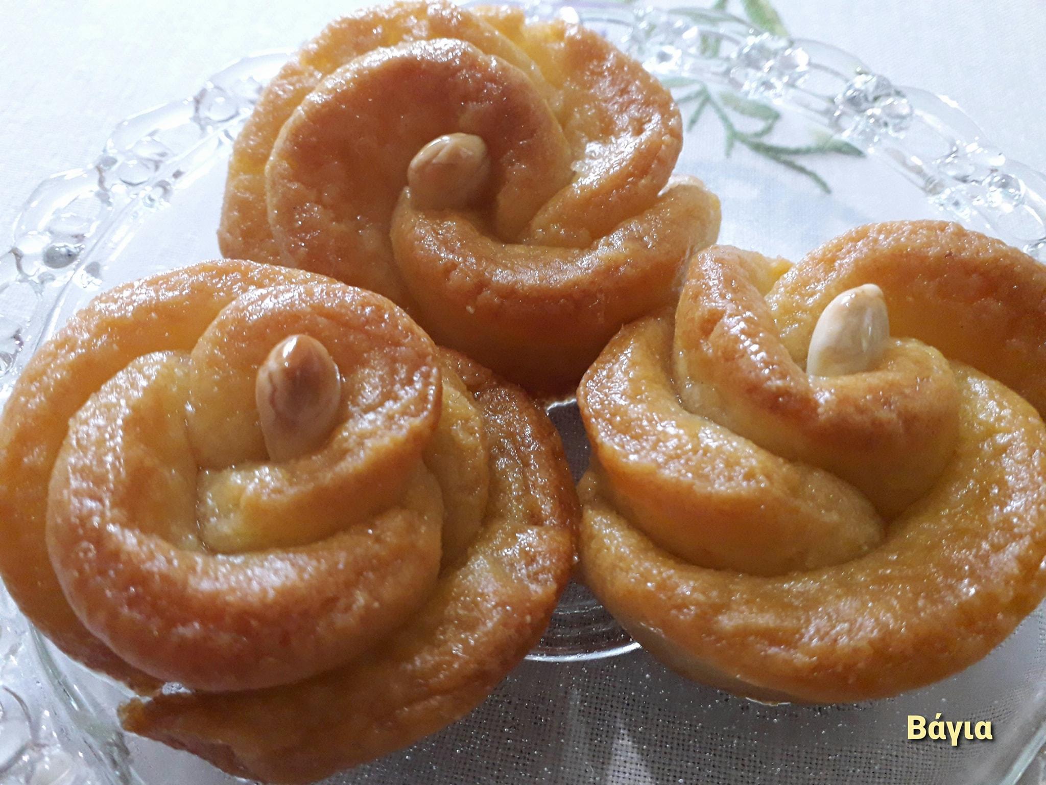 σιροπιαστά γλυκά-για-τα-Χριστούγεννα-τριαντάφυλλα-συνταγή-