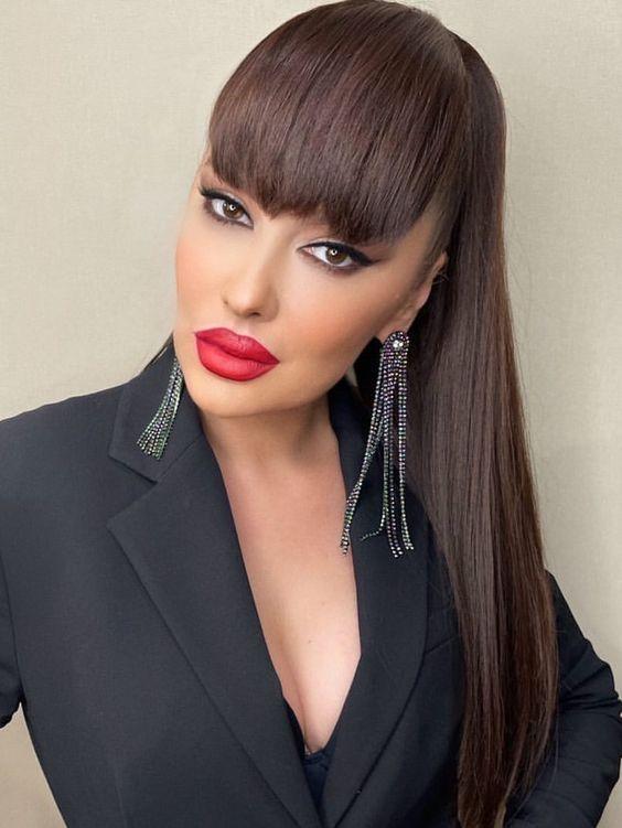 αφέλειες-σε-καστανά-μαλλιά-με-αλογοουρά-ιδέες-