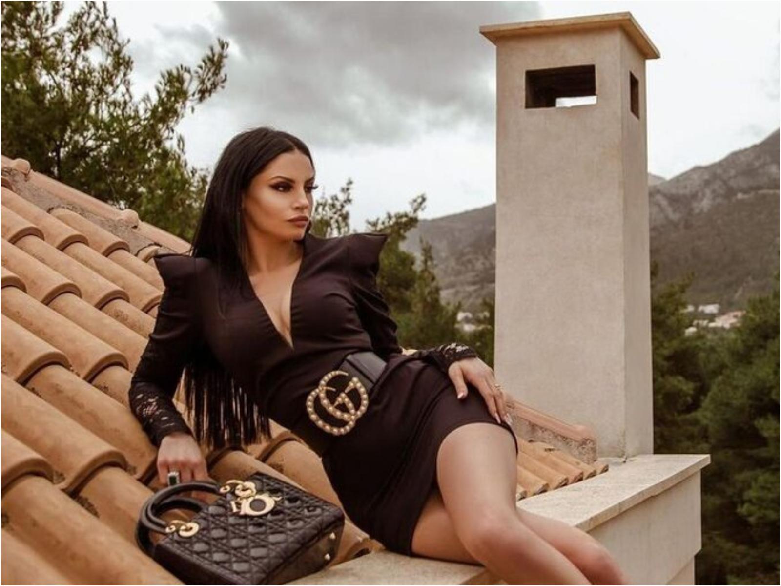 Δήμητρα Αλεξανδράκη: Χριστούγεννα στο μοναστήρι το γνωστό μοντέλο