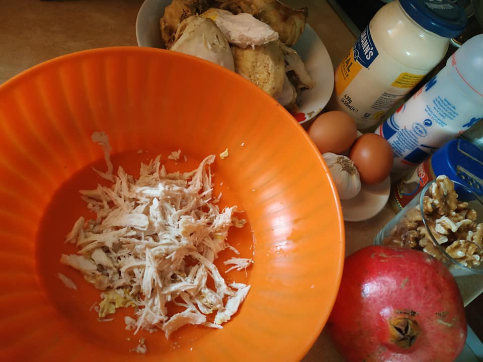 κοτοσαλάτα-σε-μπάλες-για-την-Πρωτοχρονιά 2023-συνταγή-