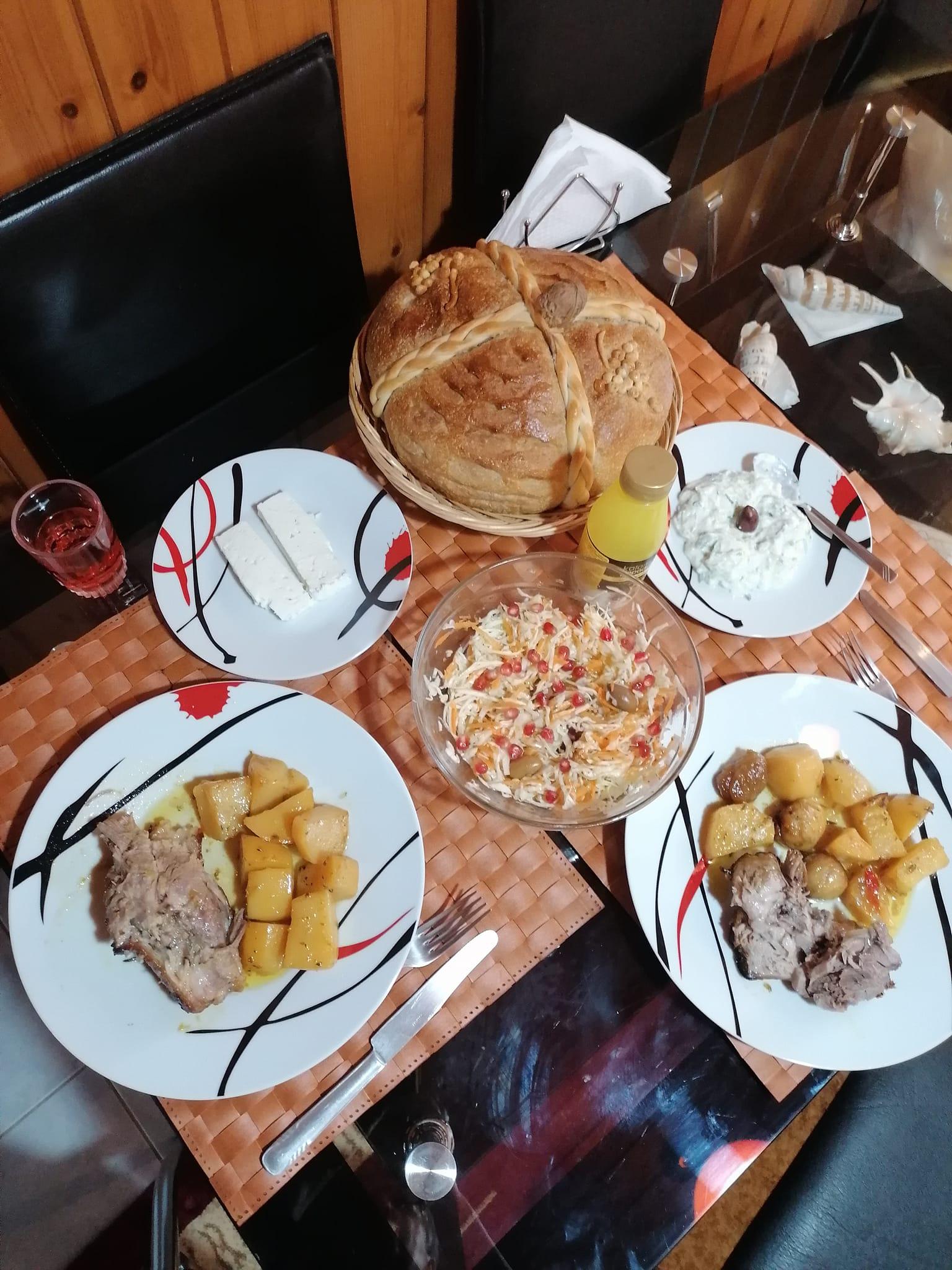 κότσι-με-μέλι-και-πορτοκάλι-για-την-Πρωτοχρονιά-συνταγή-