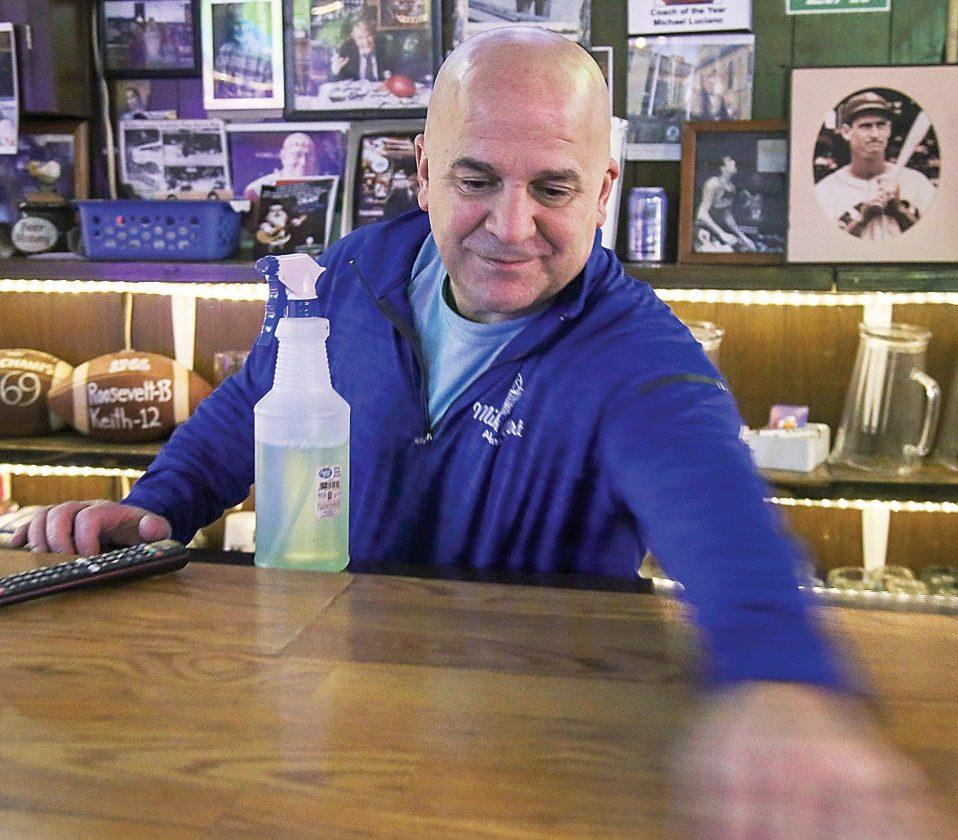 Να μας πει το μυστικό : 54χρονος έχει κερδίσει 4 τζάκποτ και δίνει συμβουλές στους μελλοντικούς νικητές