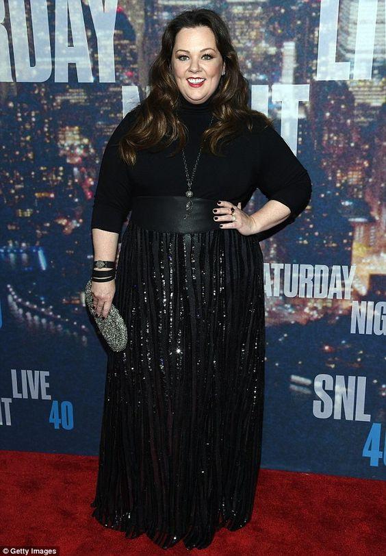 plus size-μαύρο φόρεμα-με-γκλίτερ-ιδέες- plus size-μαύρο φόρεμα-με-γκλίτερ-ιδέες-