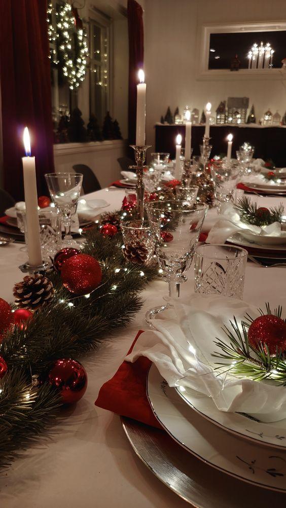 χριστουγεννιάτικες μπάλες-στο-πρωτοχρονιάτικο-τραπέζι-ιδέες-