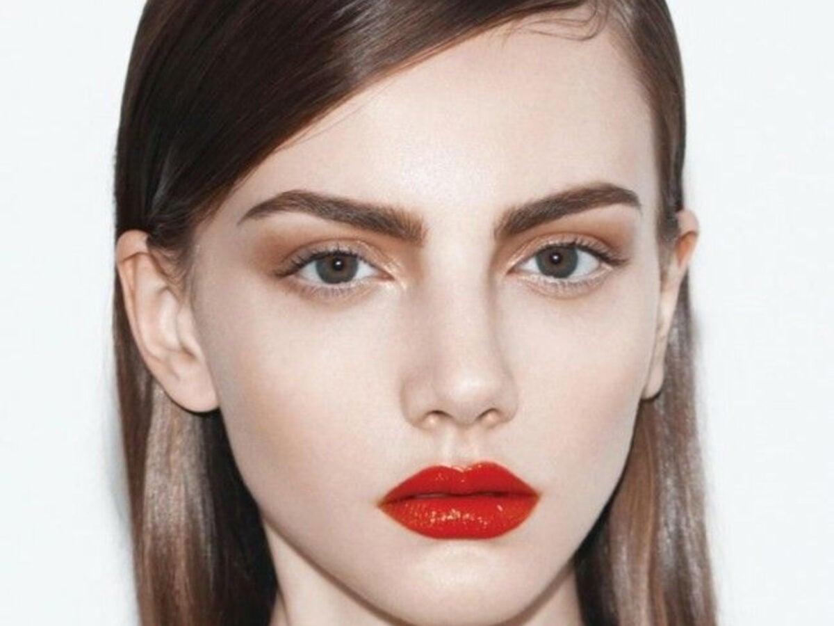 Ιδέες για γιορτινά χτενίσματα σε ίσια μαλλιά