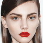 Ιδέες για γιορτινά χτενίσματα σε ίσια μαλλιά