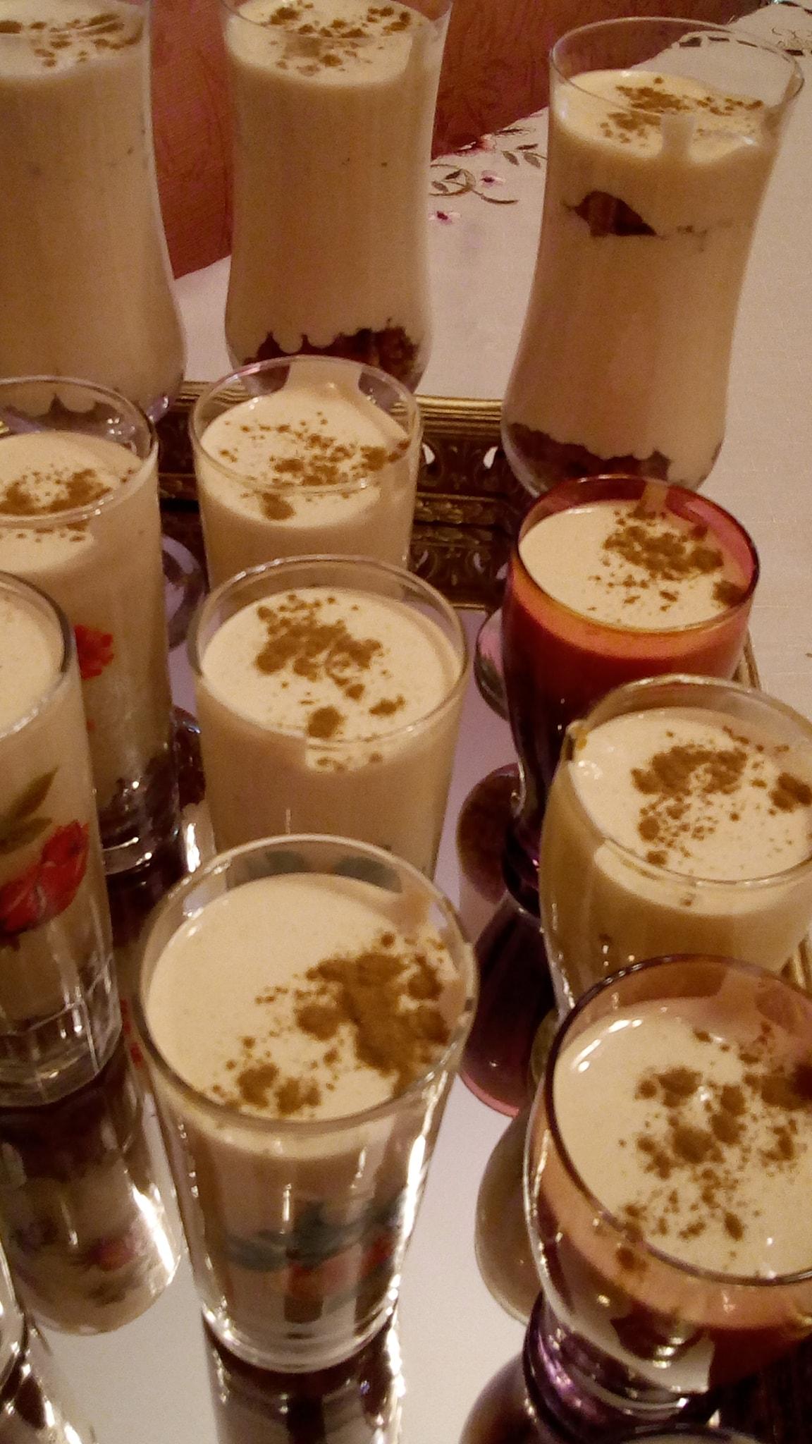 Γλυκό σε ποτήρι-από-μελομακάρονα-που περίσσεψαν-συνταγή- Γλυκό σε ποτήρι-από-μελομακάρονα-που περίσσεψαν-συνταγή-