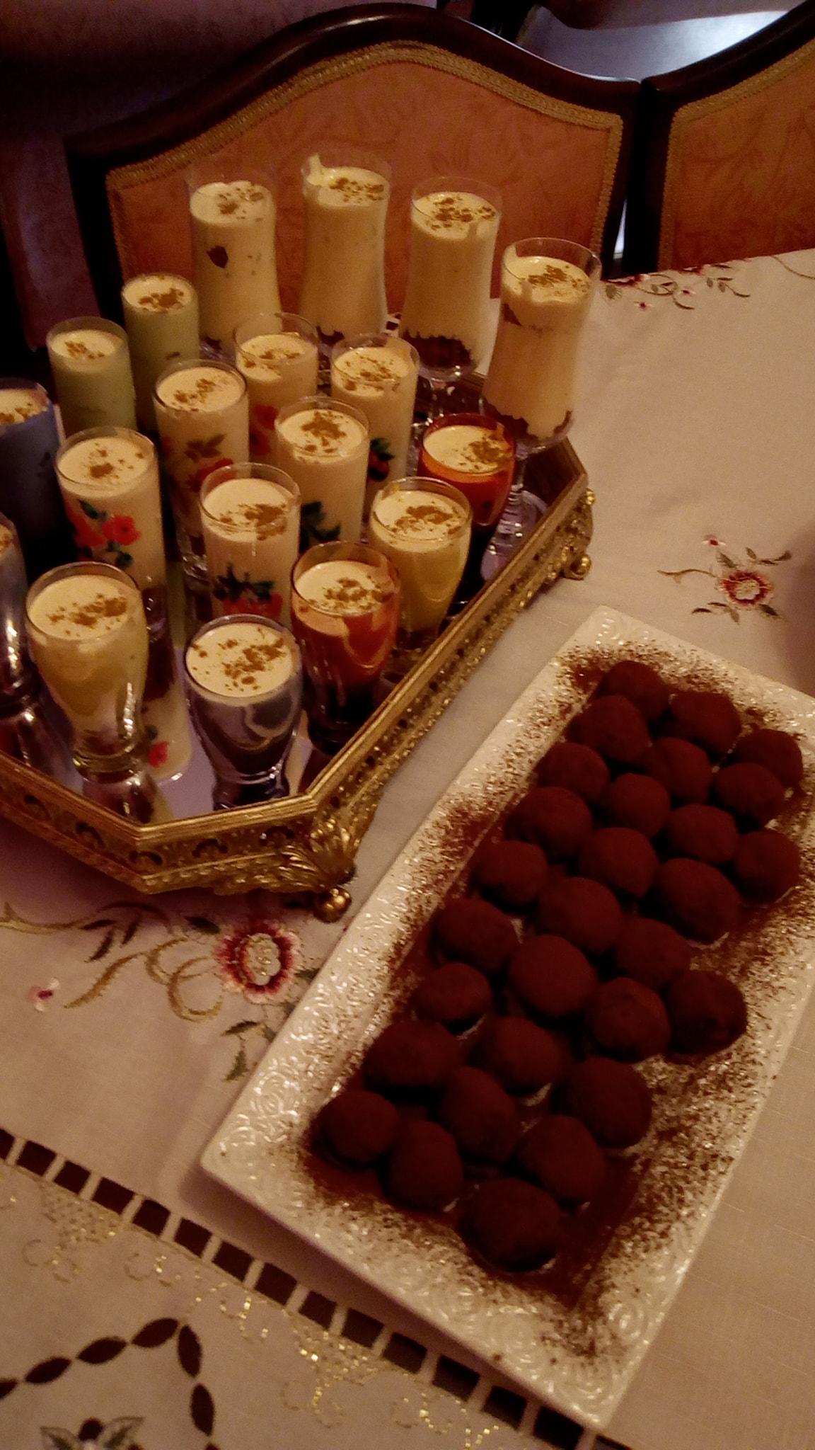 τρουφάκια-από-μελομακάρονα-και-κουραμπιέδες-που-περίσσεψαν-συνταγή- τρουφάκια-από-μελομακάρονα-και-κουραμπιέδες-που-περίσσεψαν-συνταγή-