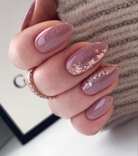 ιδέες-για-gold rose nails-τάσεις 2023-