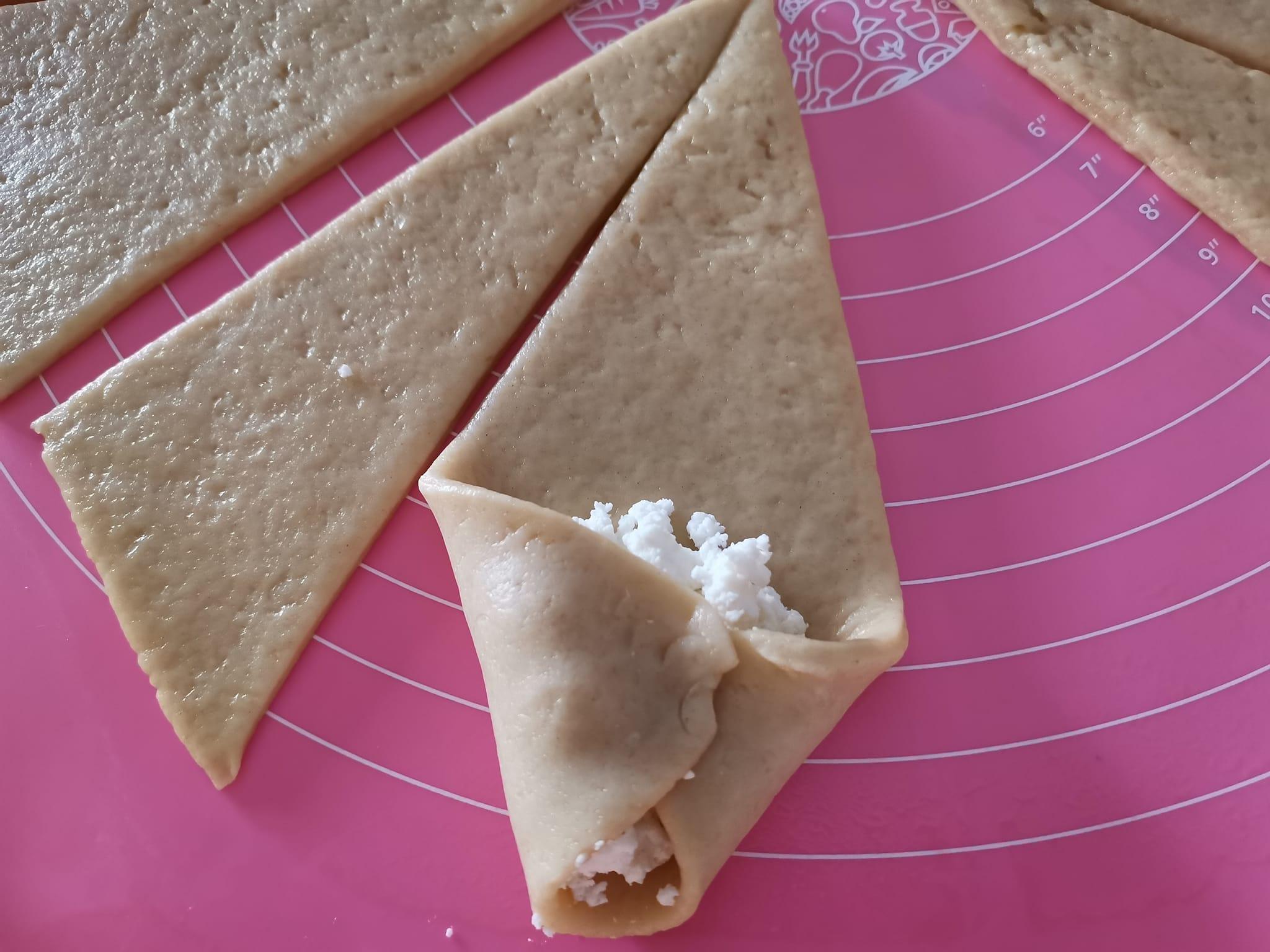 συνταγή-για-τυροπιτάκια-κρουασάν-