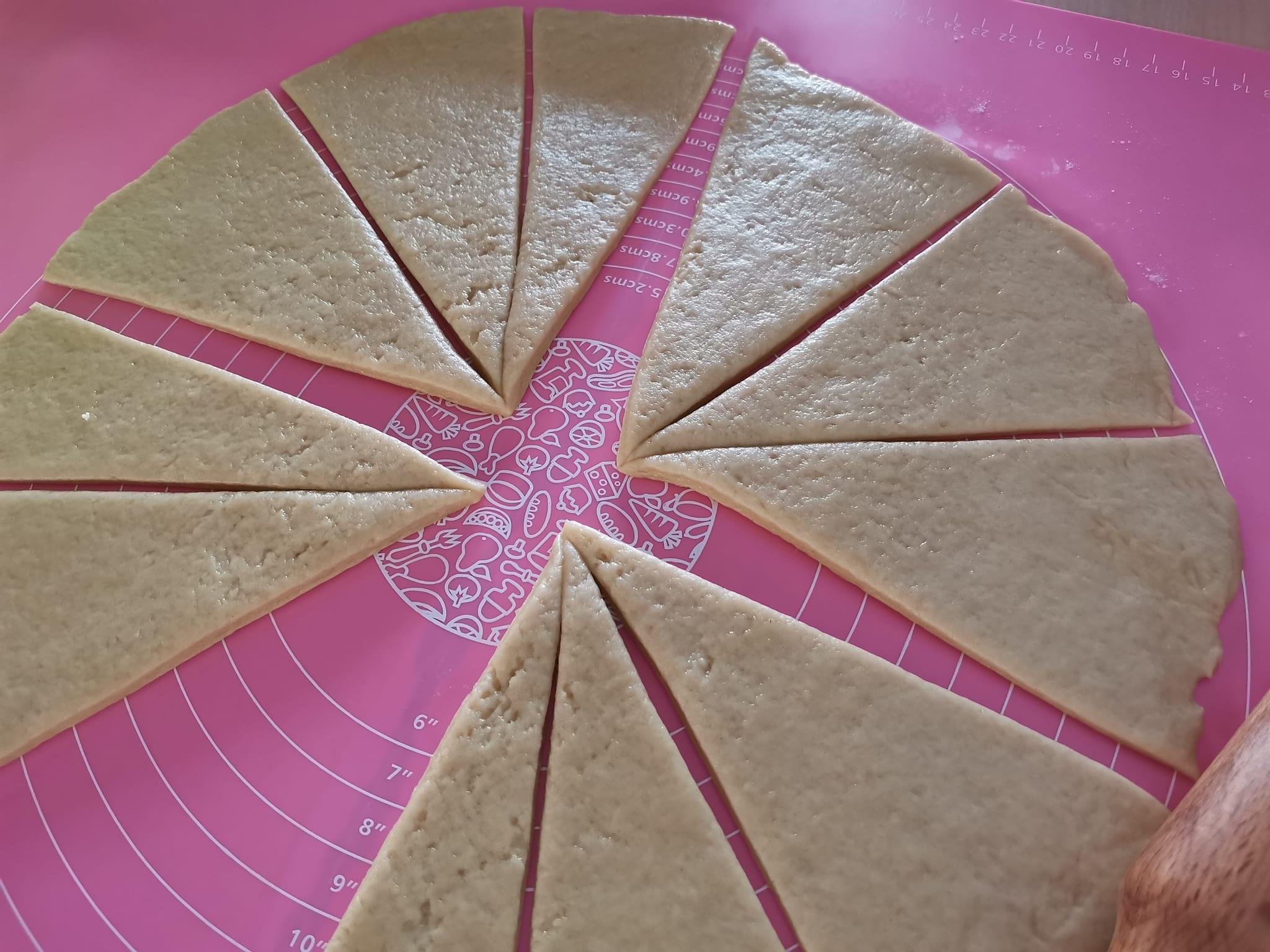 συνταγή-για-τυροπιτάκια-κρουασάν-