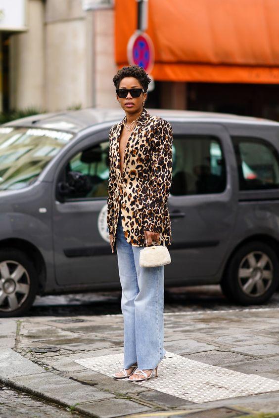 μαύρο jean-με-animal print πανωφόρι-ιδέες-