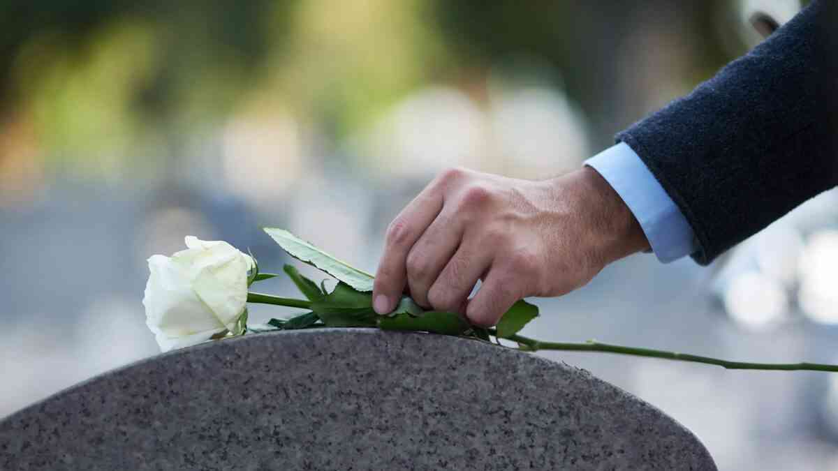 ο-άντρας-μου-έχασε την μαμά-του-και-έπαθε-νευρικό κλονισμό-