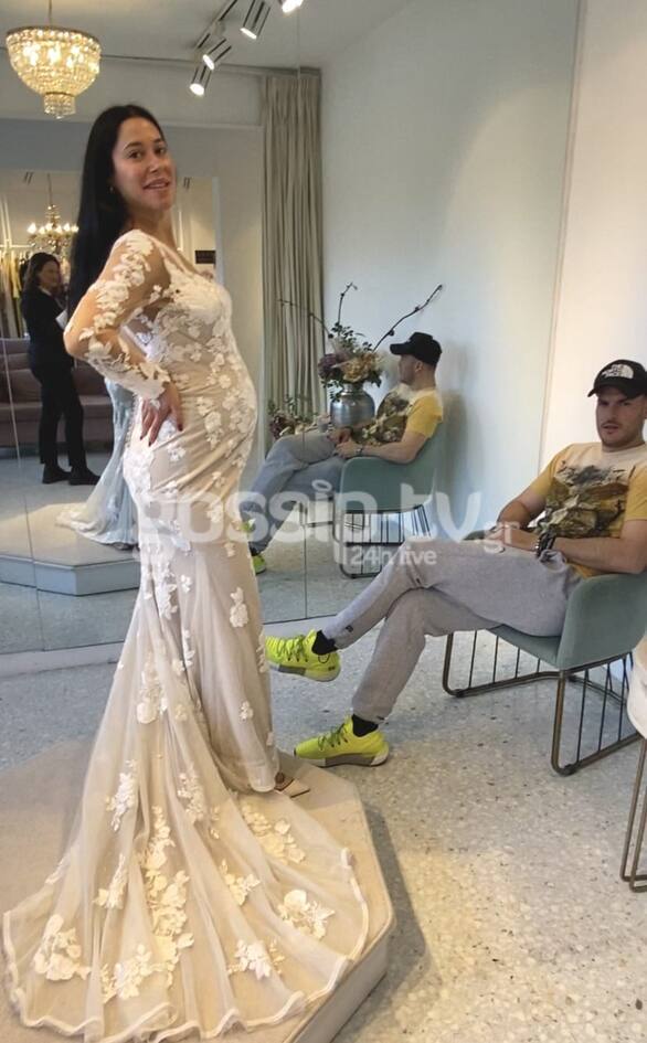 Σάκης Αρσενίου – Λαμπρινή Πλεύρη: Παντρευτήκαν σήμερα – Η πρώτη τους φωτογραφία