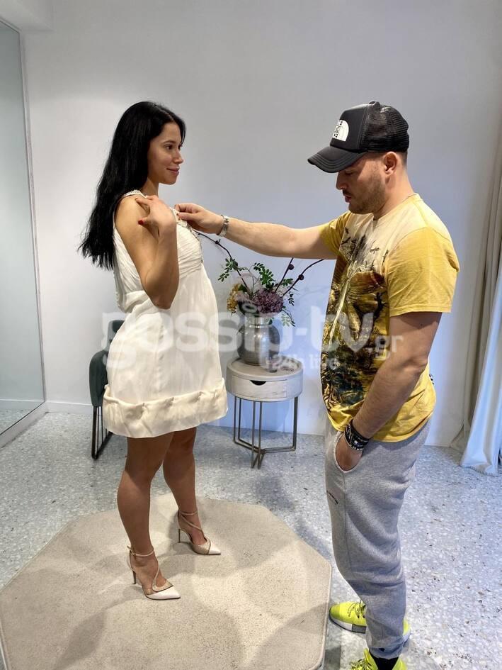 Σάκης Αρσενίου – Λαμπρινή Πλεύρη: Παντρευτήκαν σήμερα – Η πρώτη τους φωτογραφία