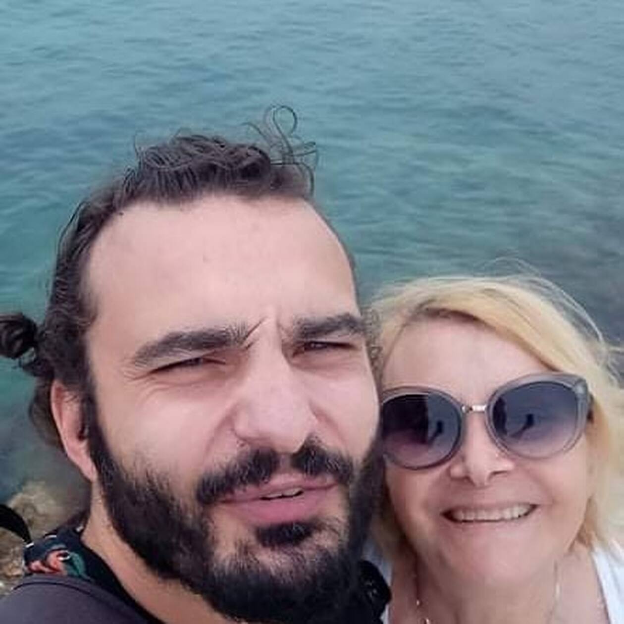 Νέλλη Γκίνη : Αυτός είναι ο γνωστός ράπερ γιος της