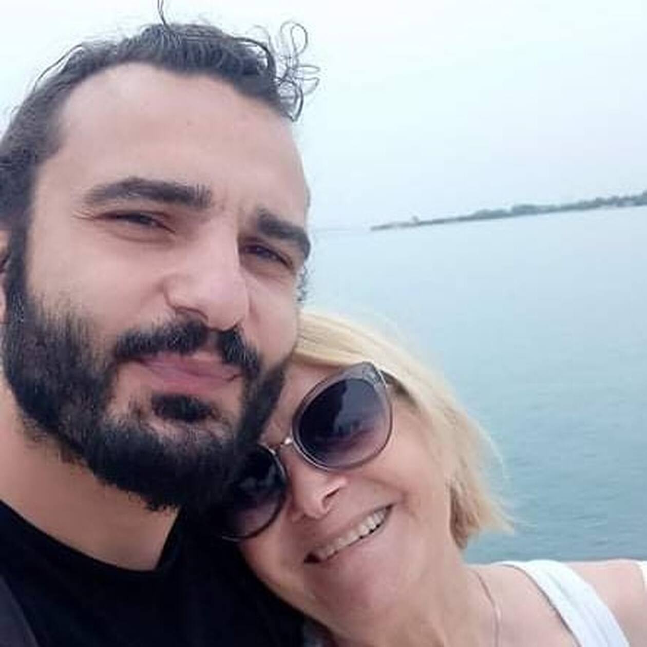 Νέλλη Γκίνη : Αυτός είναι ο γνωστός ράπερ γιος της