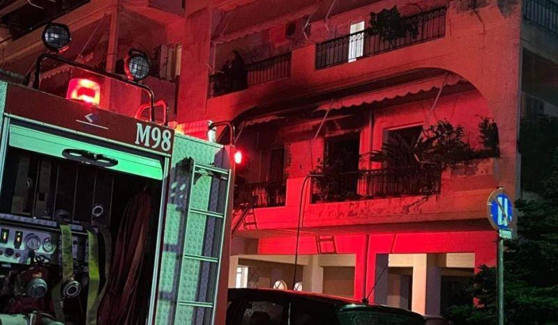 Τραγωδία : Έβαλε φωτιά στο σπίτι του και βούτηξε στο κενό