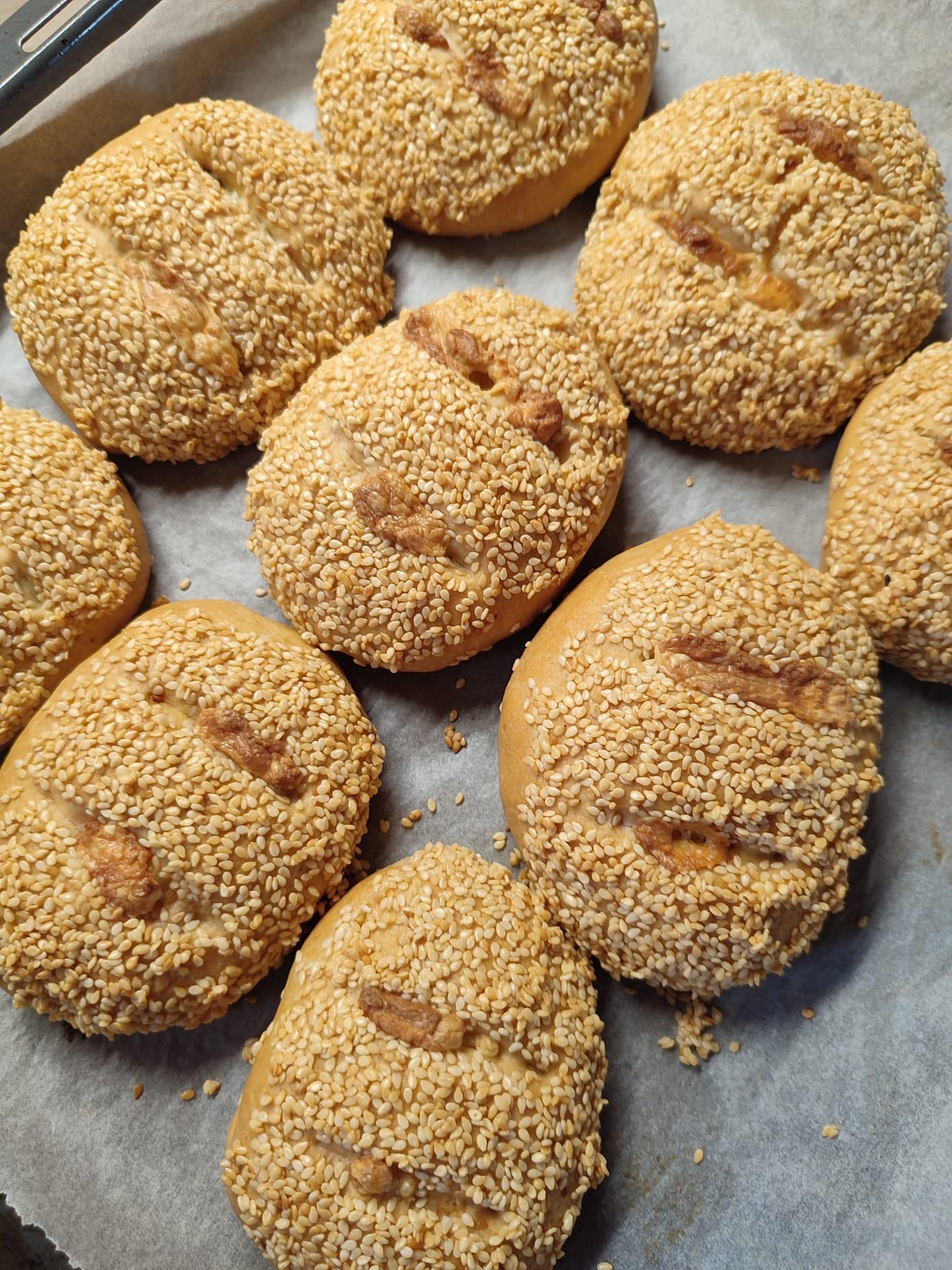 γεμιστά-ψωμάκια-με-τυριά-συνταγή-