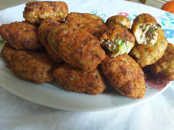κεφτεδάκια κοτόπουλου-με-κολοκυθάκια-συνταγή- κεφτεδάκια κοτόπουλου-με-κολοκυθάκια-συνταγή-