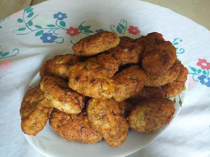 κεφτεδάκια κοτόπουλου-με-κολοκυθάκια-συνταγή- κεφτεδάκια κοτόπουλου-με-κολοκυθάκια-συνταγή-