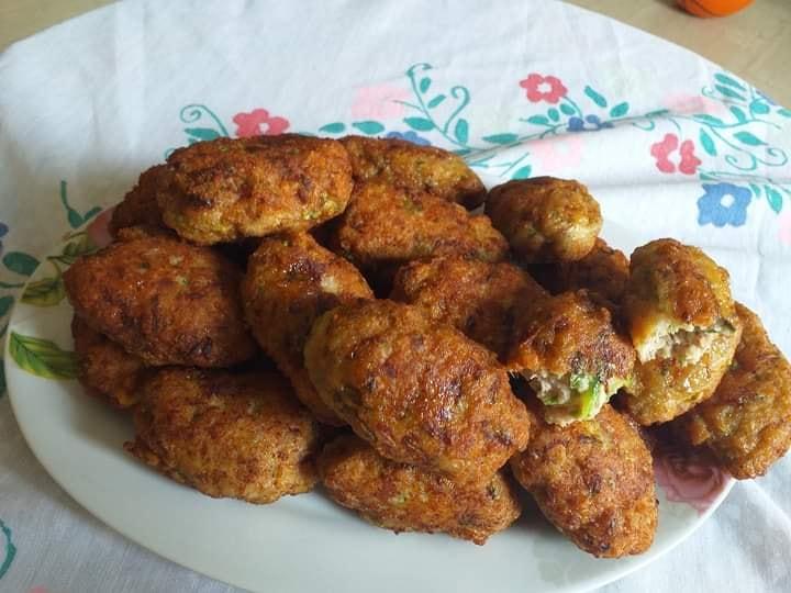 κεφτεδάκια κοτόπουλου-με-κολοκυθάκια-συνταγή- κεφτεδάκια κοτόπουλου-με-κολοκυθάκια-συνταγή-