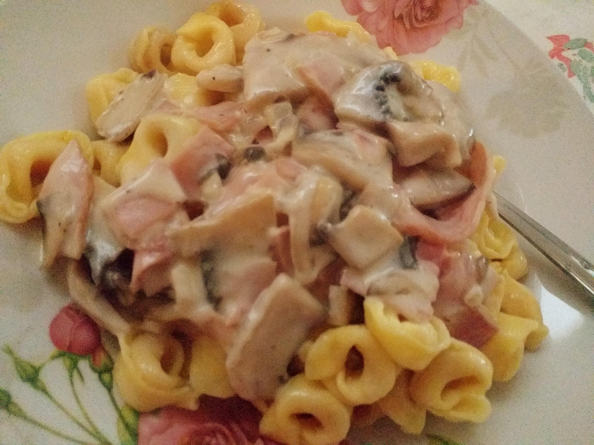 τορτελίνια-με-μπέικον-συνταγή-