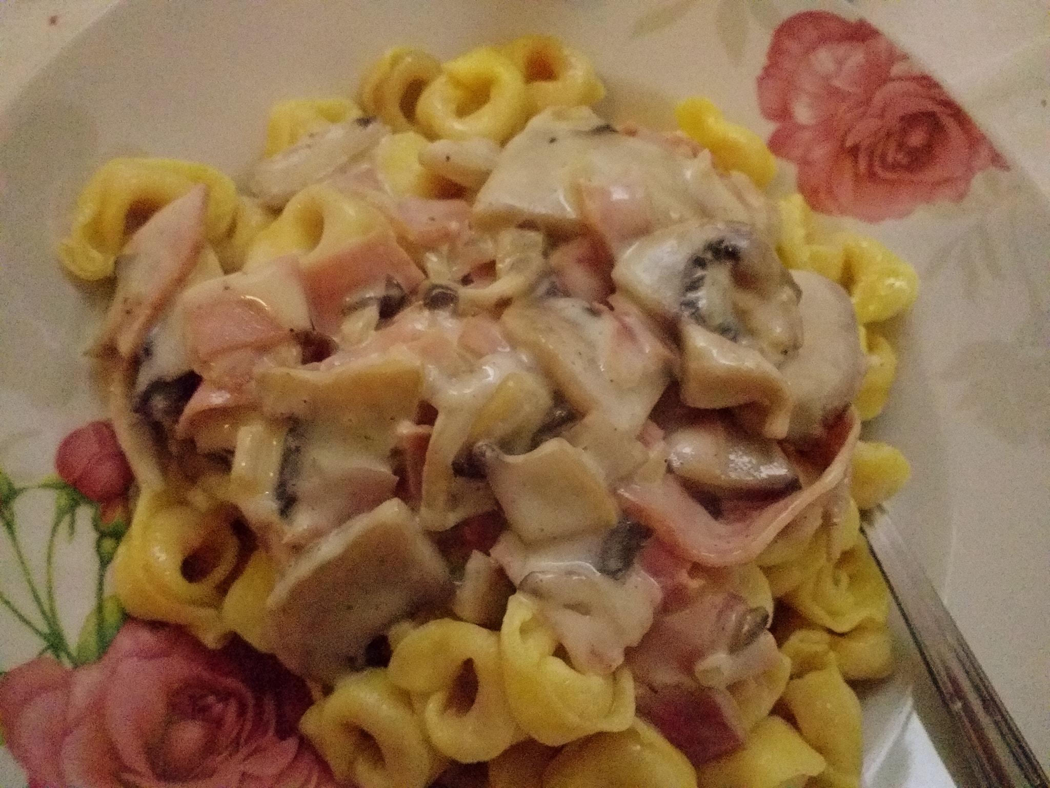 τορτελίνια-με-μπέικον-συνταγή-