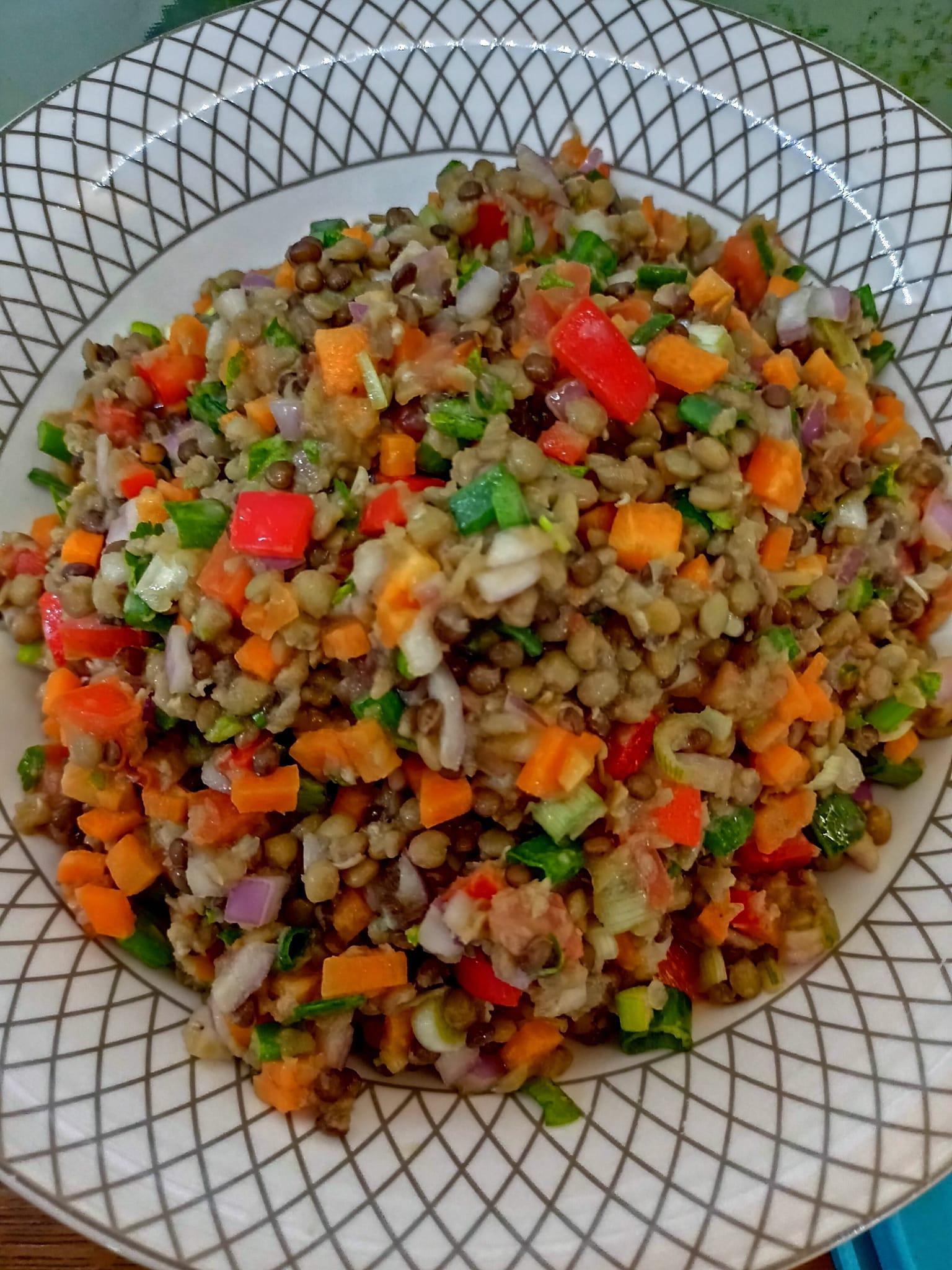 συνταγή-για-φακοσαλάτα-με-λαχανικά-