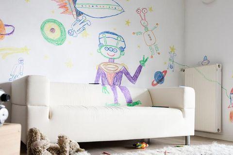 πως-βγάζουμε-λεκέ-από-μελάνι-από-τα-ρούχα-και-τα-έπιπλα-και-τους-τοίχους-