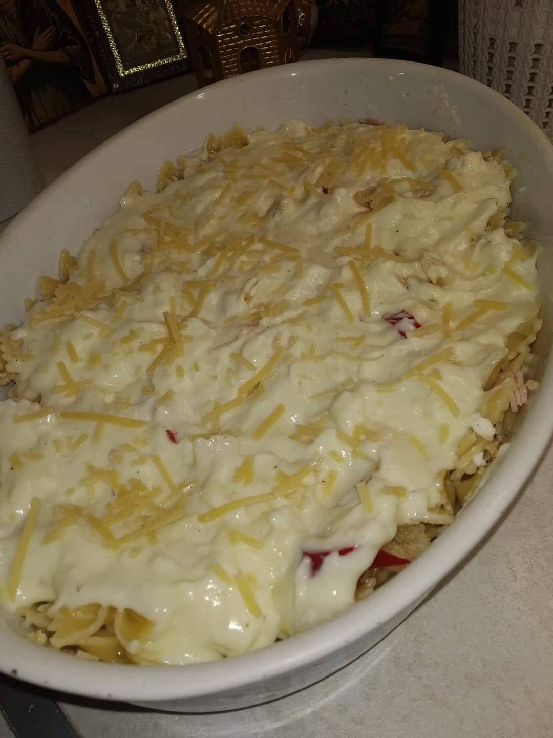 σουφλέ ζυμαρικών-με-φιογκάκια-και-μπεσαμέλ-συνταγή- σουφλέ ζυμαρικών-με-φιογκάκια-και-μπεσαμέλ-συνταγή-