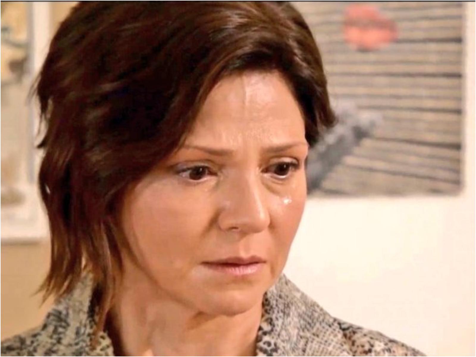 Παγιδευμένοι-Υβόννη-