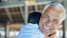 Χάρης Χριστόπουλος : Δείτε την τρυφερή φωτογραφία αγκαλιά με τον γιο του – Λιώνουμε