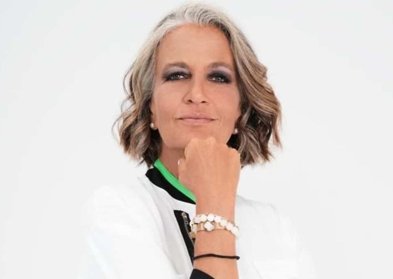 Μαύρο Ρόδο : Η Κύρα παίρνει το νόμο στα χεριά της