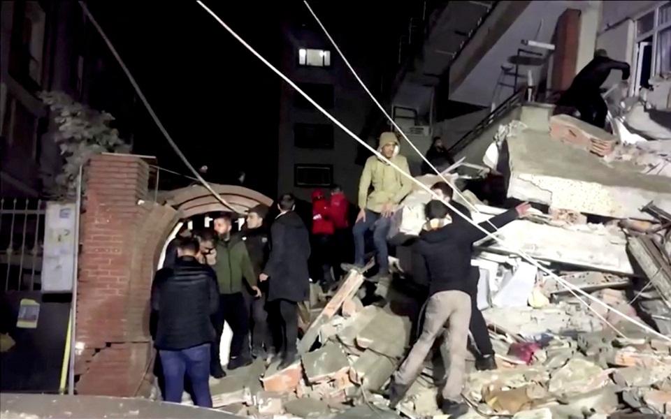 Εκατόμβη νεκρών από τον σεισμό 7,8 Ρίχτερ στην Τουρκία
