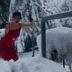 Δήμητρα Αλεξανδράκη : Επική τούμπα  –  Έπεσε με τα ψηλοτάκουνα της μέσα στα χιόνια