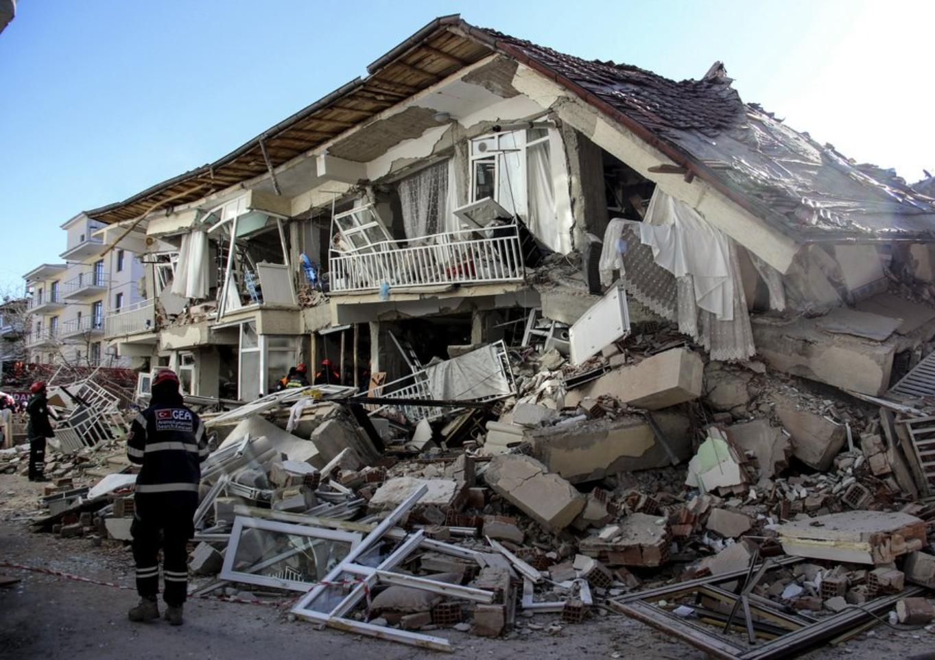 Σεισμός: Η συγκλονιστική μαρτυρία της Ελίφ για το μέγεθος της τραγωδίας- Η θεία μου ήταν εγκλωβισμένη και έτρωγε πέτρες