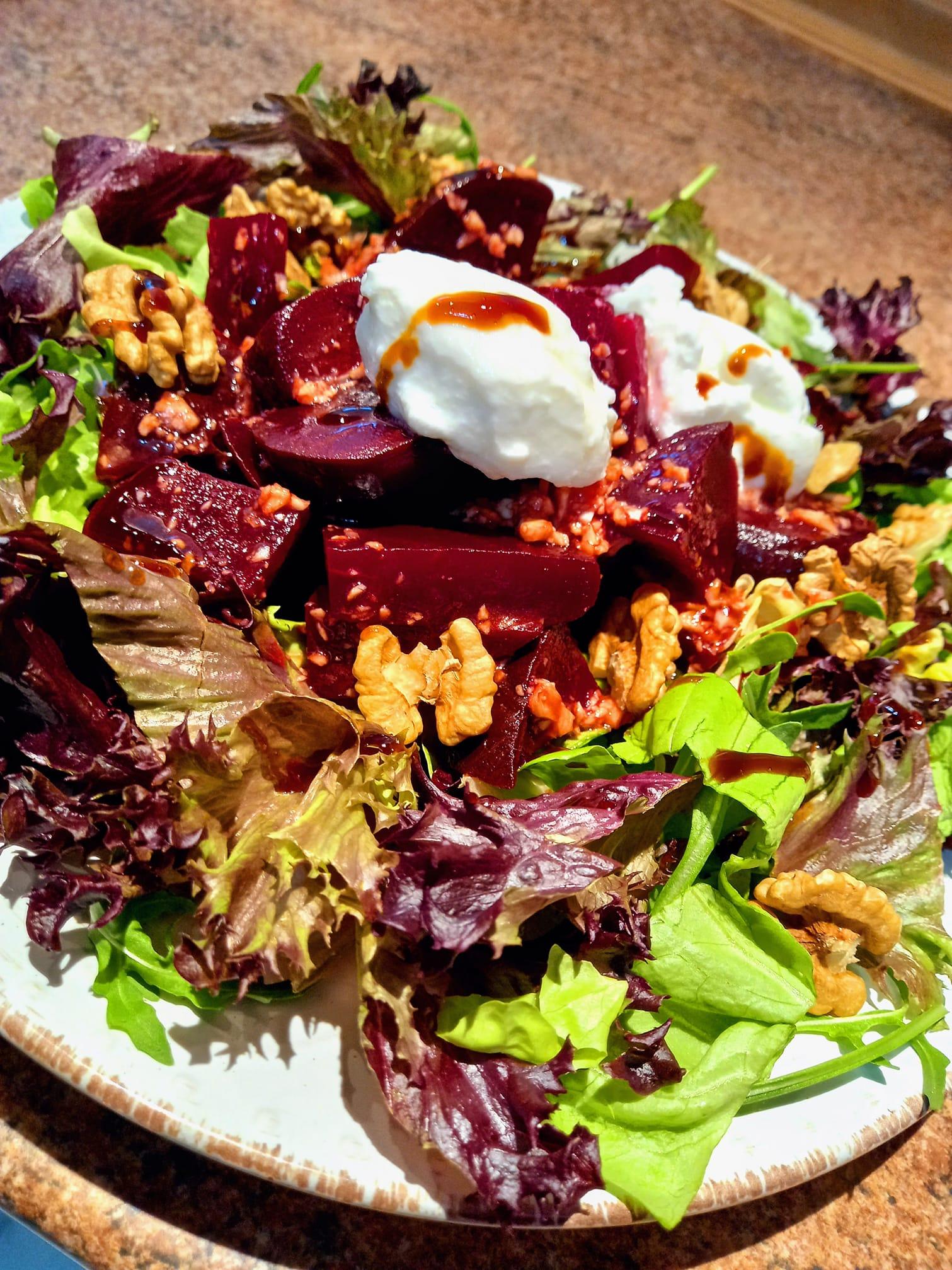 Παντζαροσαλάτα-με καρύδια-και-γιαούρτι-συνταγή- Παντζαροσαλάτα-με καρύδια-και-γιαούρτι-συνταγή-