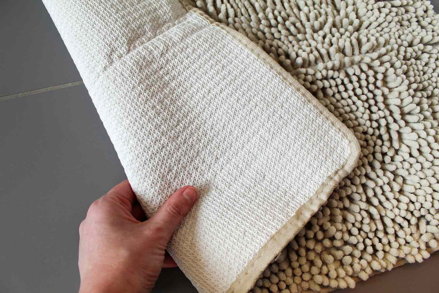 Μπάνιο : Αυτά είναι τα 6 αντικείμενα που συγκεντρώνουν τα περισσότερα βακτήρια