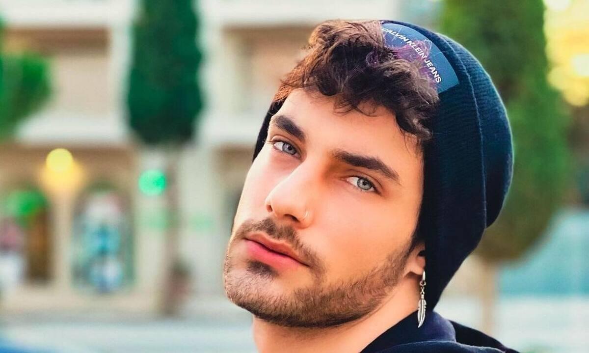 Η Γη της Ελιάς-Ραφαήλ Καρυωτάκης- Η Γη της Ελιάς-Ραφαήλ Καρυωτάκης-