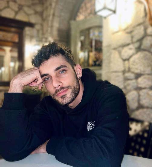 Η Γη της Ελιάς-Ραφαήλ Καρυωτάκης- Η Γη της Ελιάς-Ραφαήλ Καρυωτάκης-