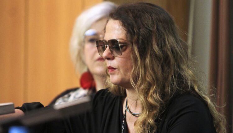 Ελένη Τσαλιγοπούλου : Δύσκολες ώρες  για την τραγουδίστρια  – Ματαιώνει τις εμφανίσεις της